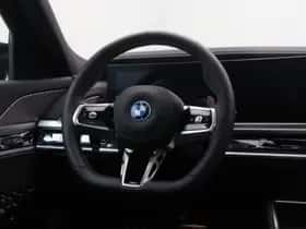 BMW 7-Serie (2025) thumbnail 2