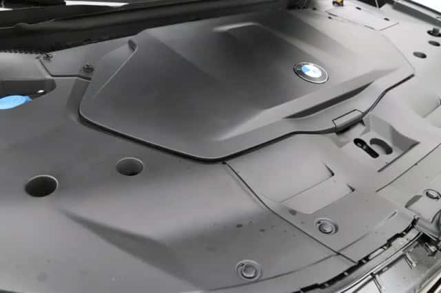 BMW iX3 (2026) thumbnail 4