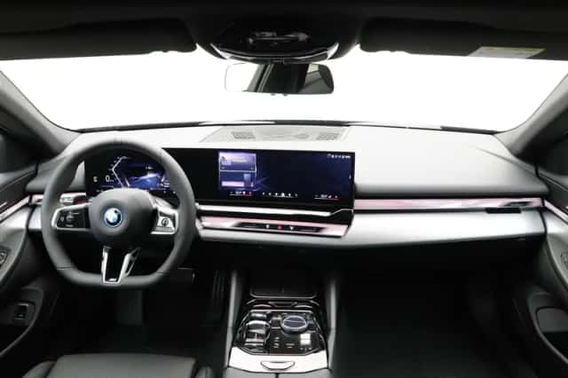 BMW i5 (2025) thumbnail 13