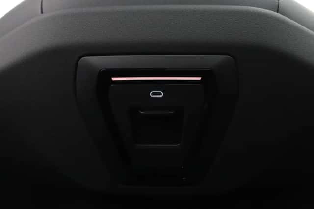 BMW i5 (2025) thumbnail 26