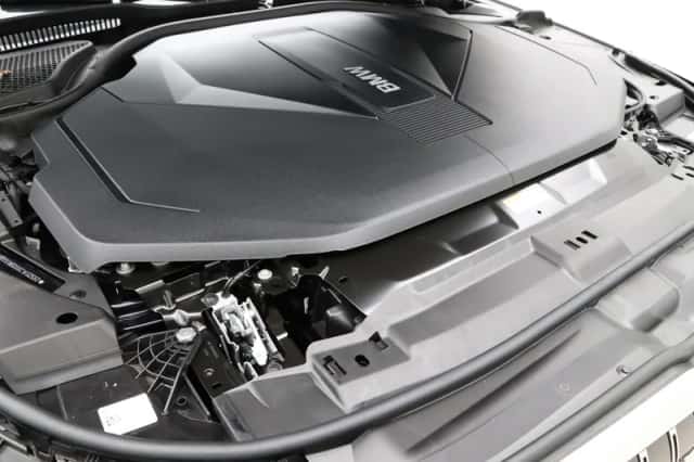 BMW i5 (2025) thumbnail 4