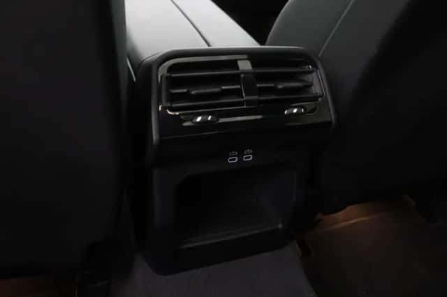 BMW i5 (2025) thumbnail 32
