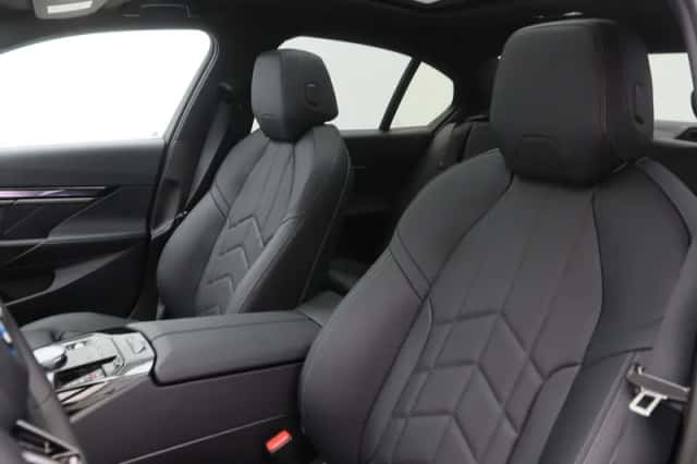 BMW i5 (2025) thumbnail 33