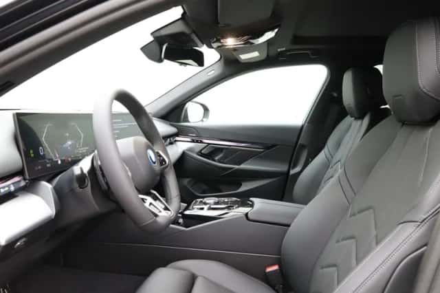 BMW i5 (2025) thumbnail 5