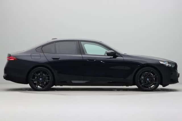 BMW i5 (2025) thumbnail 8