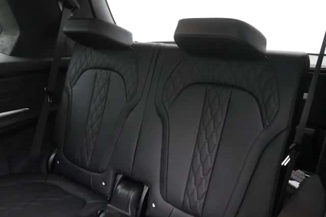BMW X7 (2026) thumbnail 16