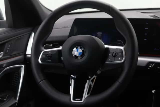 BMW X2 (2025) thumbnail 2