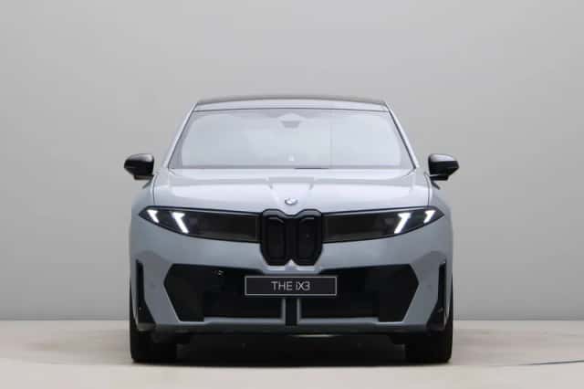 BMW iX3 (2026) thumbnail 2