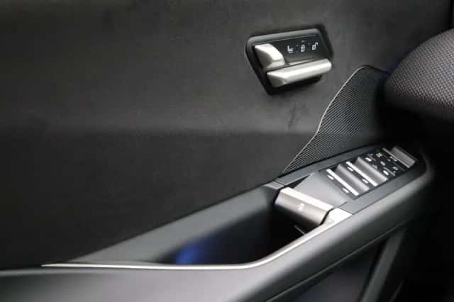 BMW iX3 (2026) thumbnail 15