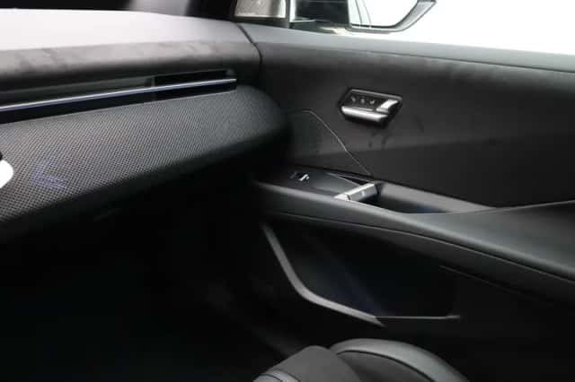 BMW iX3 (2026) thumbnail 17