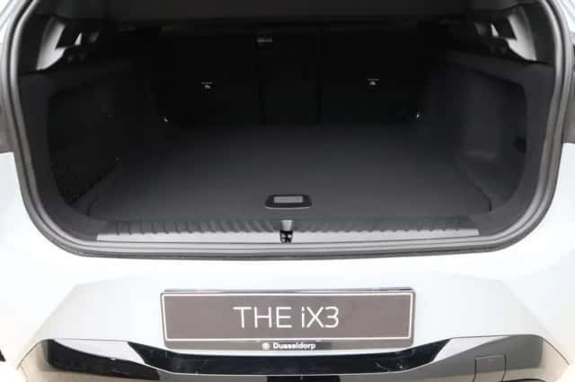 BMW iX3 (2026) thumbnail 32