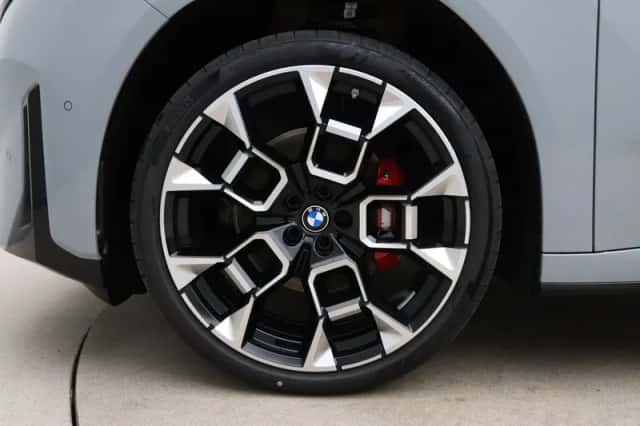 BMW iX3 (2026) thumbnail 9