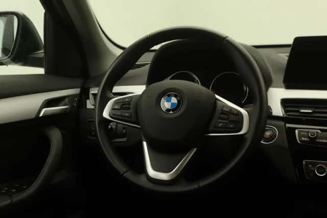 BMW X1 (2022) thumbnail 2