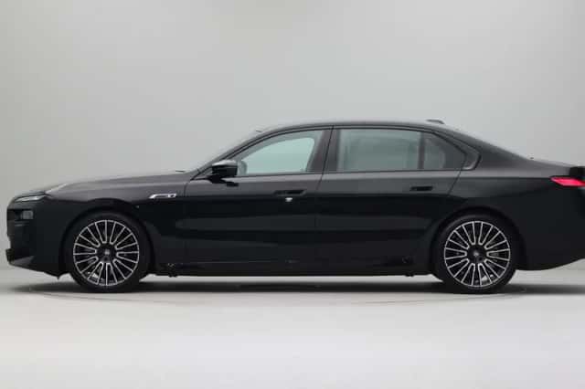 BMW i7 (2025) thumbnail 11