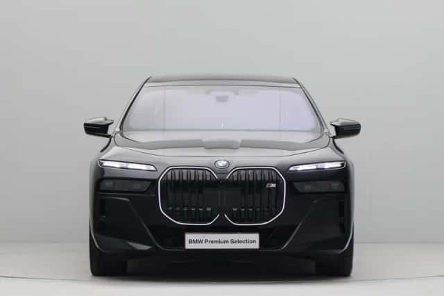 BMW i7 (2025) thumbnail 5