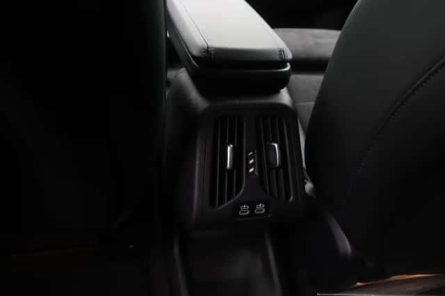 BMW iX1 (2025) thumbnail 17