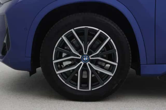 BMW iX1 (2025) thumbnail 18