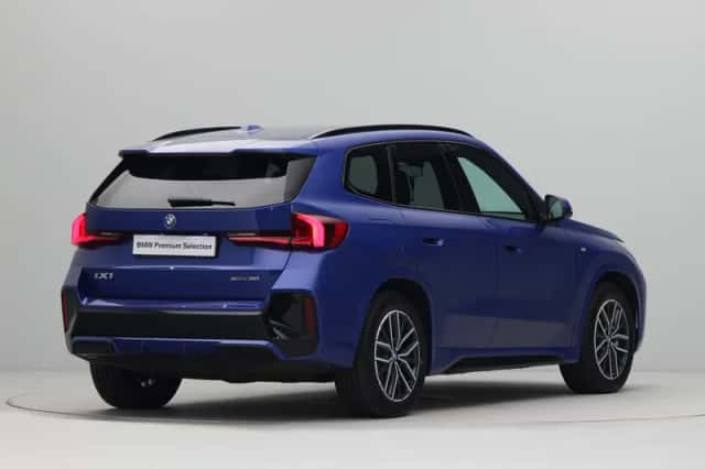 BMW iX1 (2025) thumbnail 8