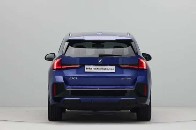 BMW iX1 (2025) thumbnail 9