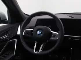 BMW iX1 (2025) thumbnail 2