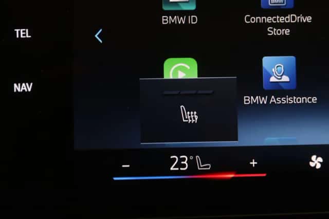 BMW iX1 (2025) thumbnail 13