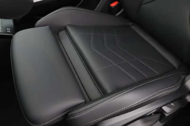 BMW iX1 (2025) thumbnail 14