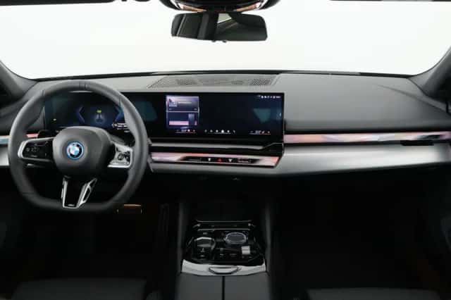 BMW i5 (2025) thumbnail 13