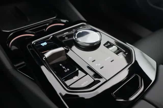 BMW i5 (2025) thumbnail 17
