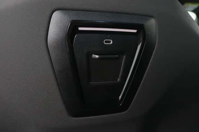 BMW i5 (2025) thumbnail 26