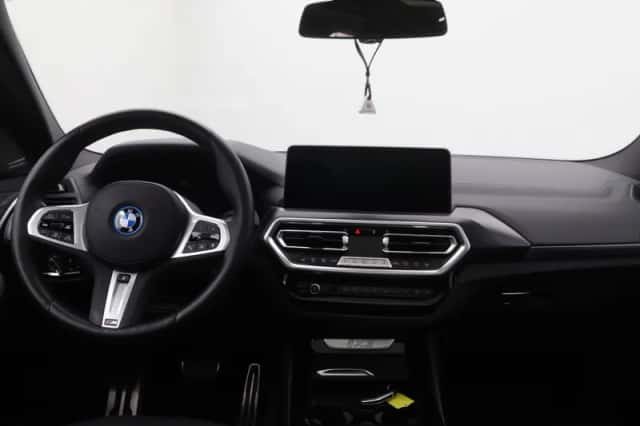 BMW iX3 (2023) thumbnail 12