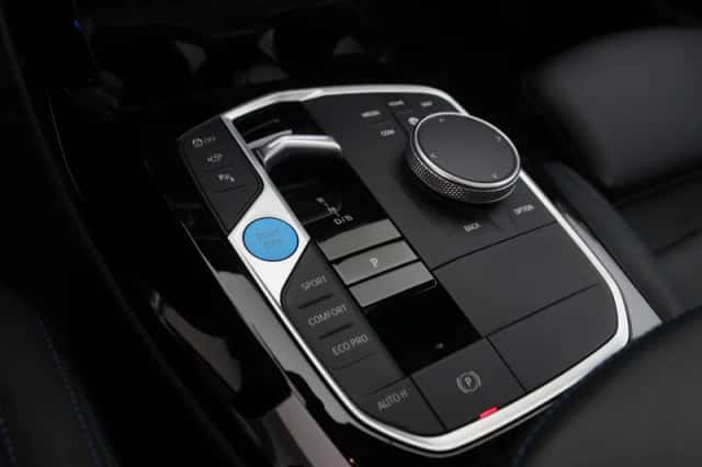 BMW iX3 (2023) thumbnail 16