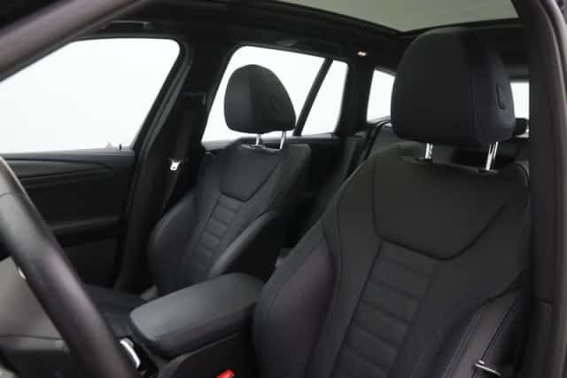BMW iX3 (2023) thumbnail 4