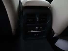 BMW i4 (2024) thumbnail 18