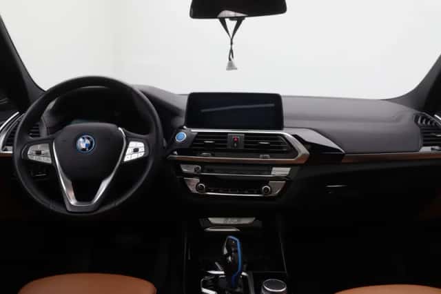 BMW iX3 (2021) thumbnail 12