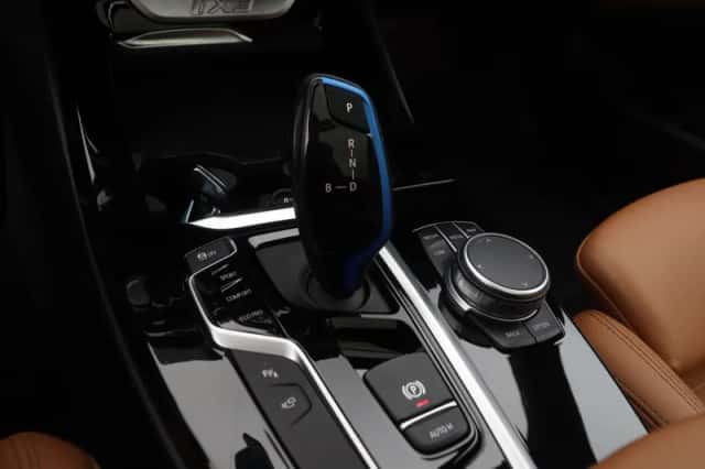 BMW iX3 (2021) thumbnail 15