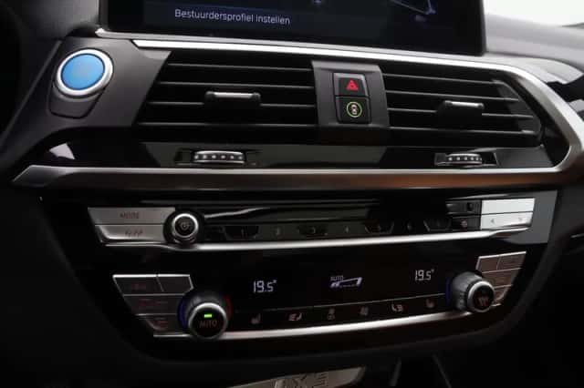 BMW iX3 (2021) thumbnail 17