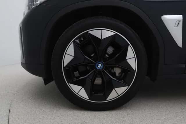 BMW iX3 (2021) thumbnail 18