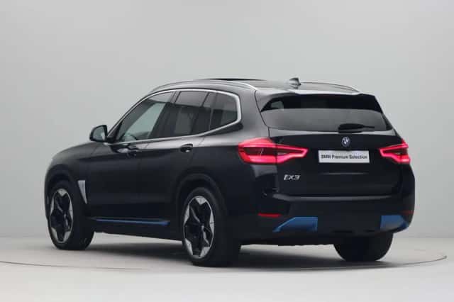BMW iX3 (2021) thumbnail 10
