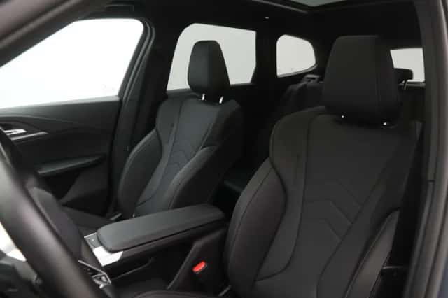 BMW X1 (2024) thumbnail 3