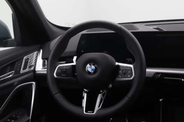 BMW X1 (2025) thumbnail 2