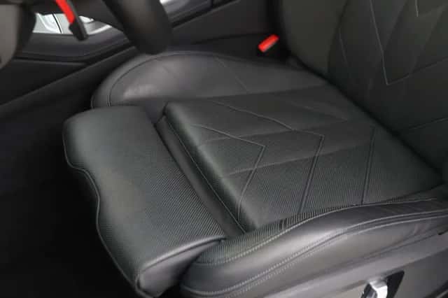 BMW XM (2023) thumbnail 16