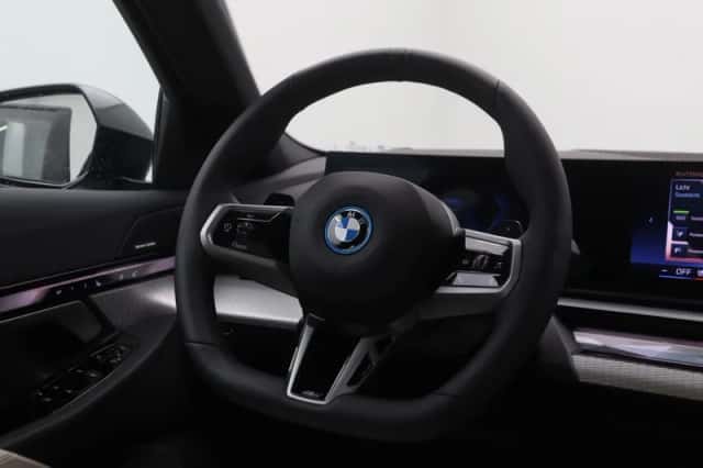 BMW 5-Serie (2025) thumbnail 2