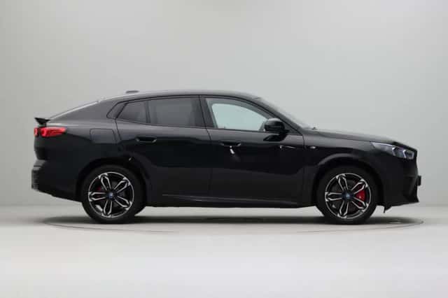 BMW iX2 (2025) thumbnail 7