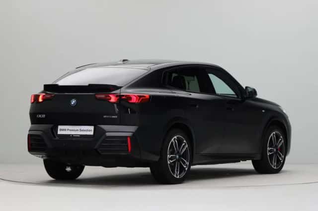 BMW iX2 (2025) thumbnail 8