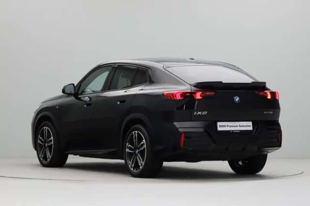 BMW iX2 (2025) thumbnail 10