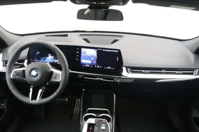BMW iX2 (2026) thumbnail 13
