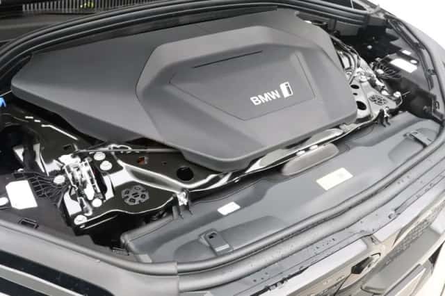 BMW iX2 (2026) thumbnail 4