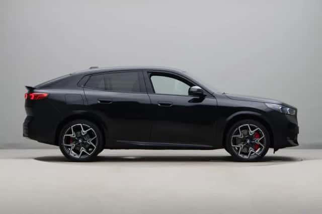 BMW iX2 (2026) thumbnail 8