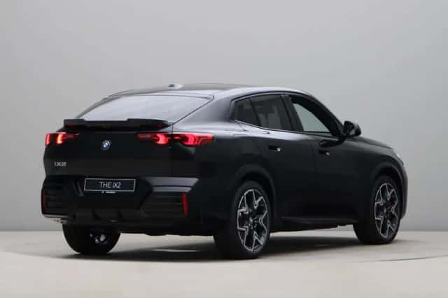 BMW iX2 (2026) thumbnail 9