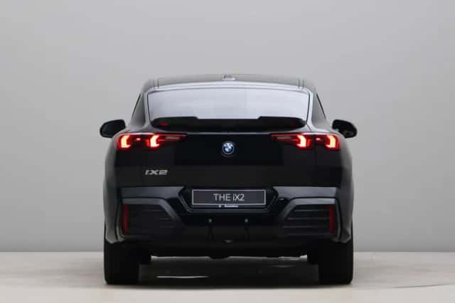 BMW iX2 (2026) thumbnail 10